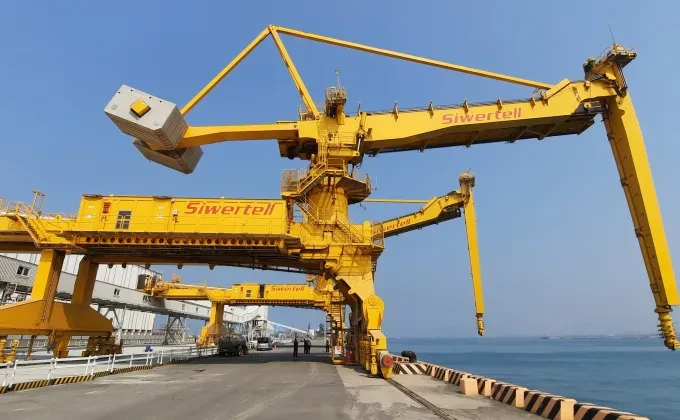 Siwertell ship unloaders