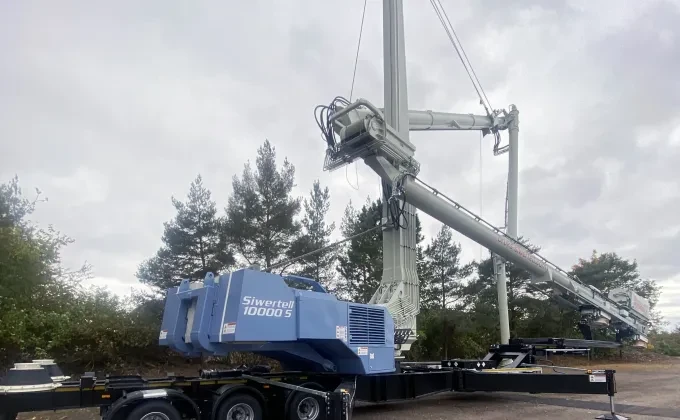 Siwertell road-mobile ship unloader