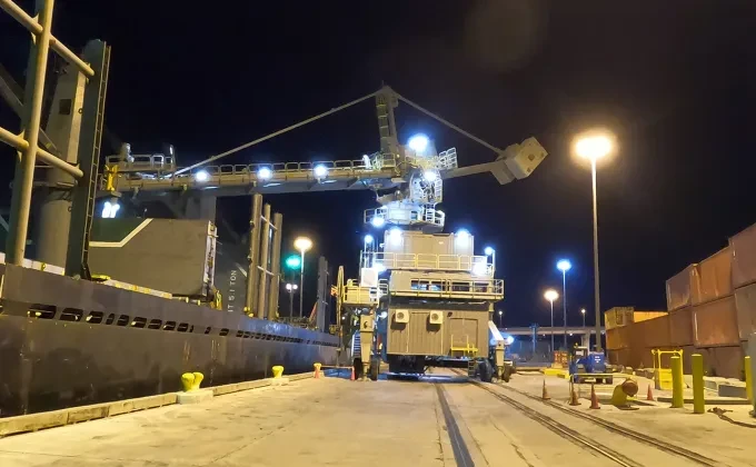 Siwertell ship unloader