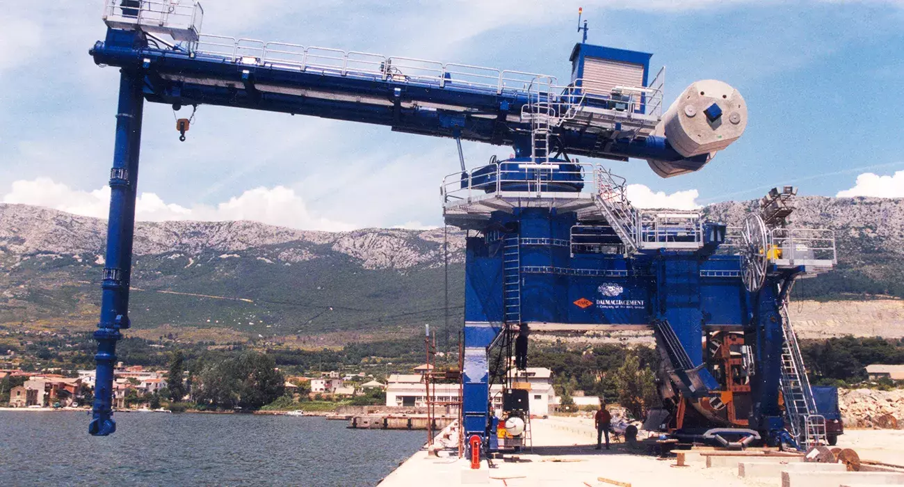 Blue Siwertell Ship unloader for coal, Croatia