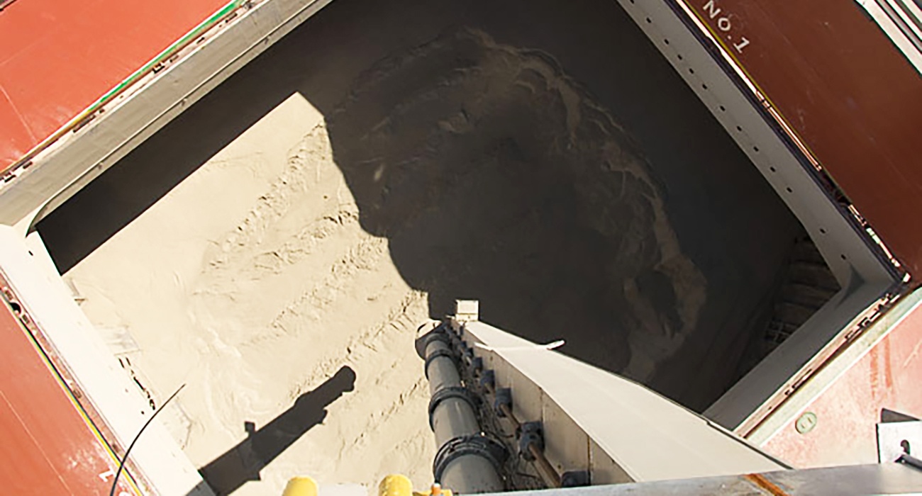 Siwertell Ship unloader for cement, Nigeria