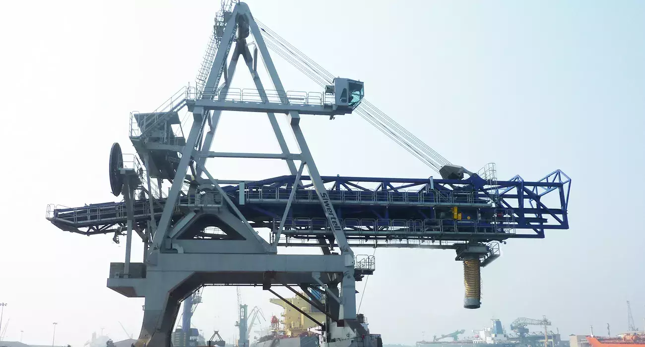 Blue Siwertell ship loader for Iron ore, India