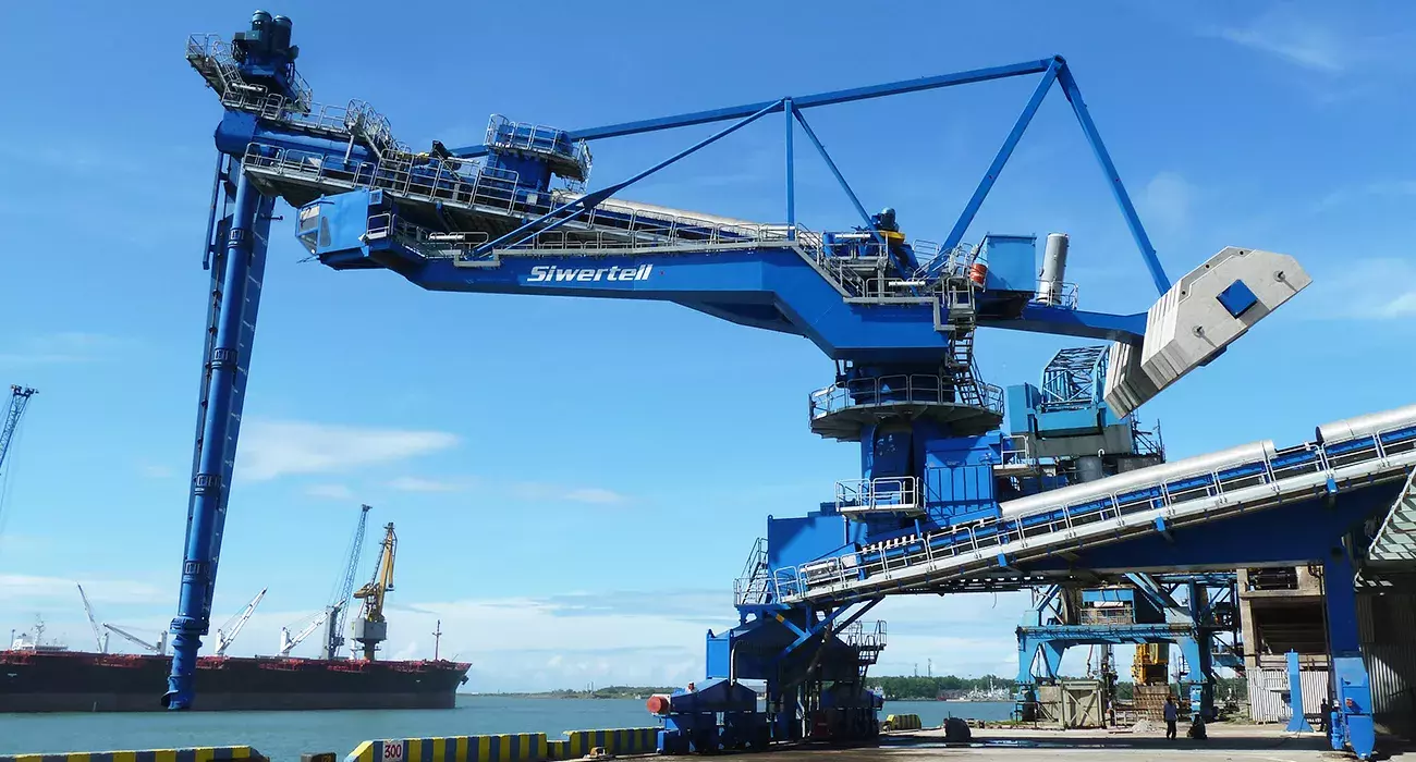 Blue Siwertell Ship unloader for sulphur and rock phosphate, India