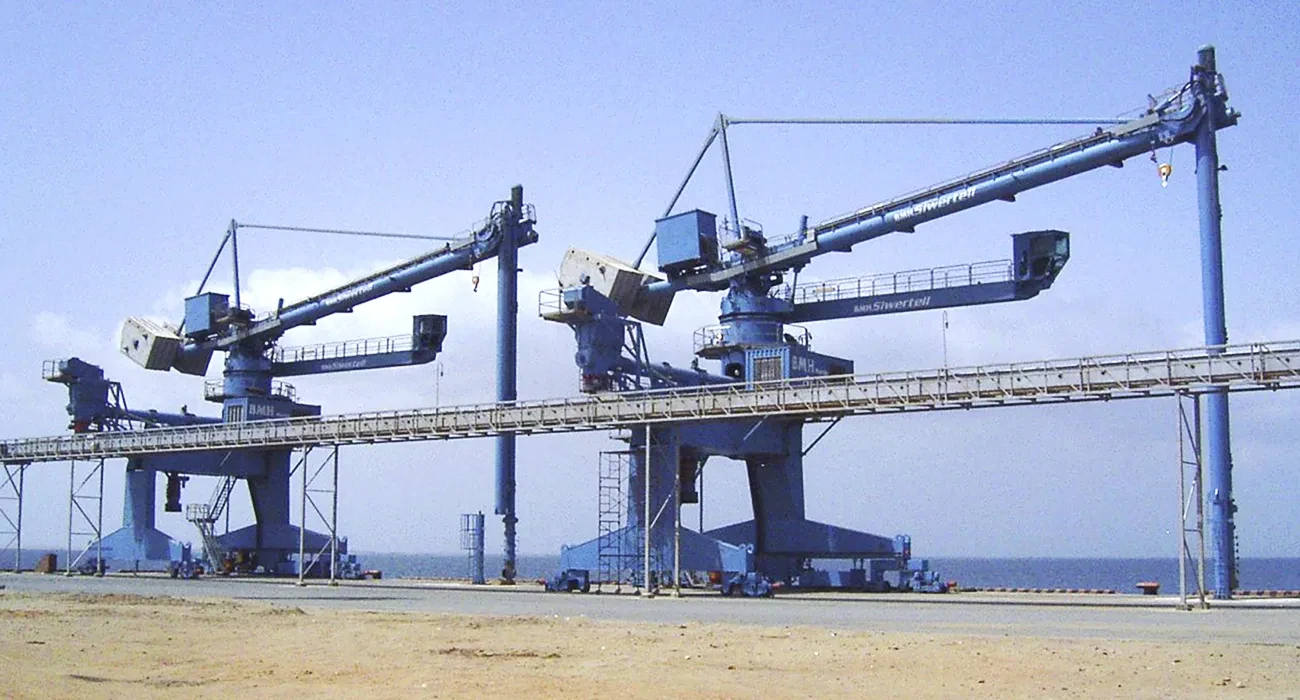 Blue Siwertell Ship unloader for grain, Yemen