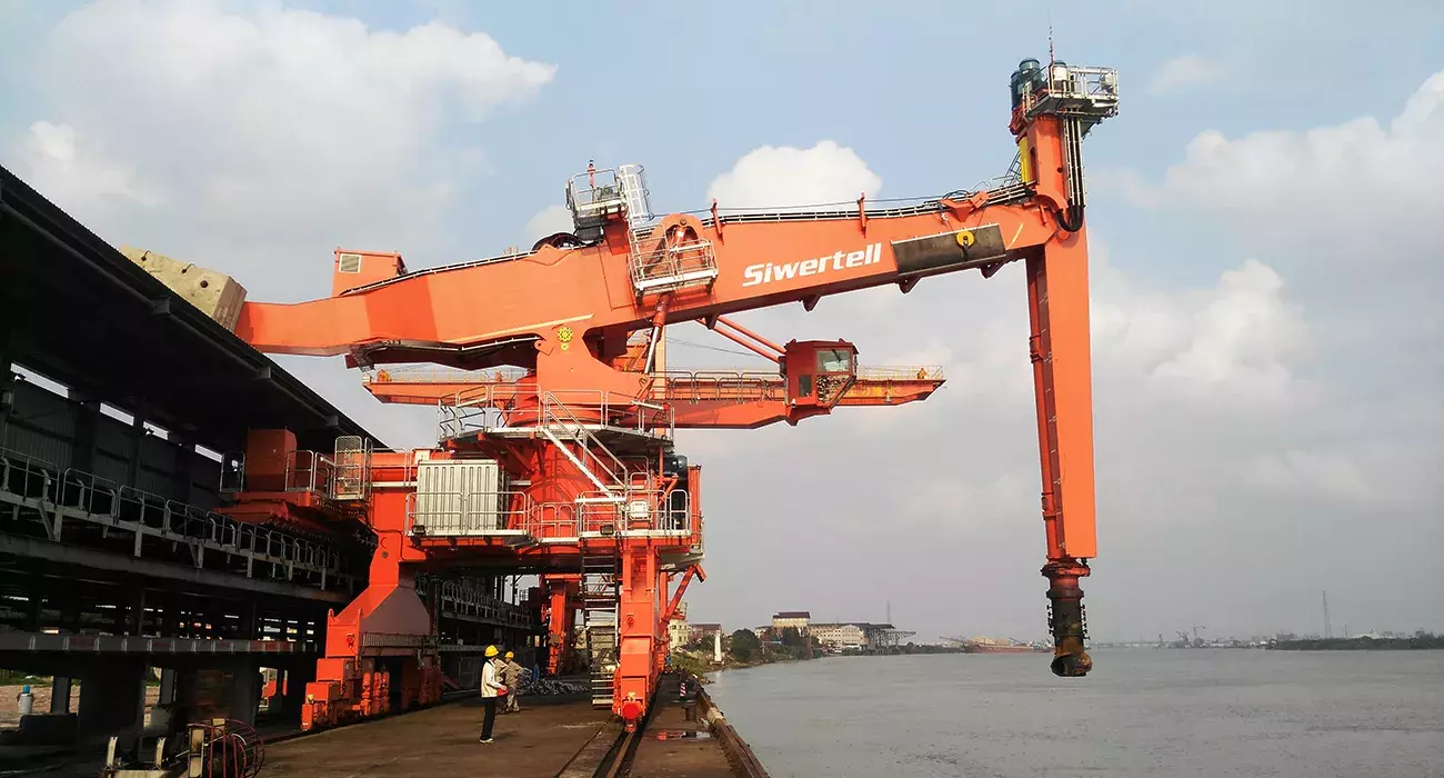 Orange Siwertell Ship unloader for coal, China